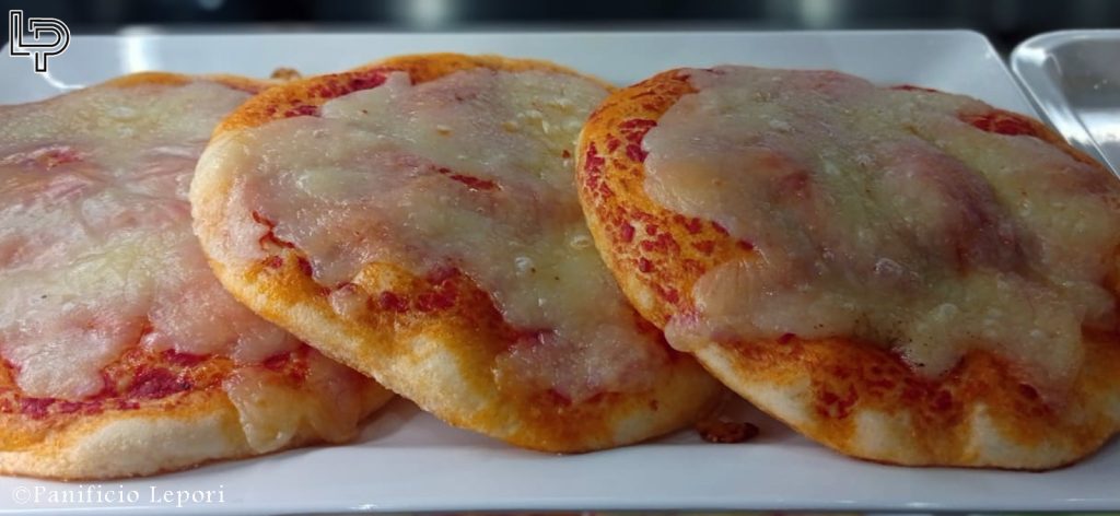 E poi pizze soffici, croccanti e tonde, come le vuoi tu! Alla Caffetteria Panetteria NI Chi ad Olbia