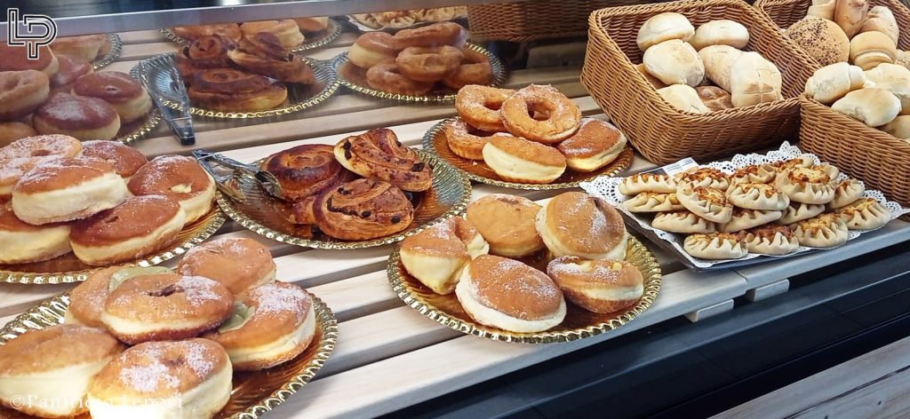 non solo pane alla Caffetteria Panetteria NI Chi ad Olbia, ma... anche dolci